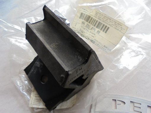 Porsche 924 944 achteras-rubbers LenR , NIEUW - Afbeelding 2