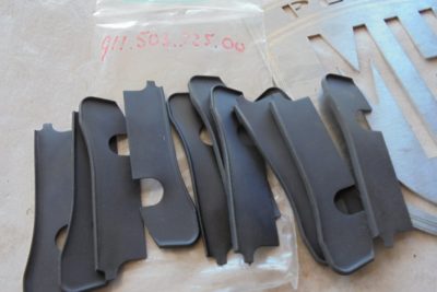 Porsche 911 tussen-rubber klein