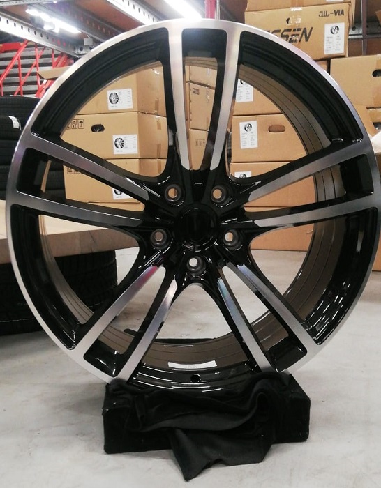 Overdreven voertuig Piket Porsche velgen 22 inch - Webshop MH Automobielen