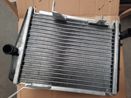 Audi S4 koelwater radiateur