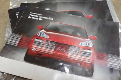 Porsche Cayenne rood introboekje