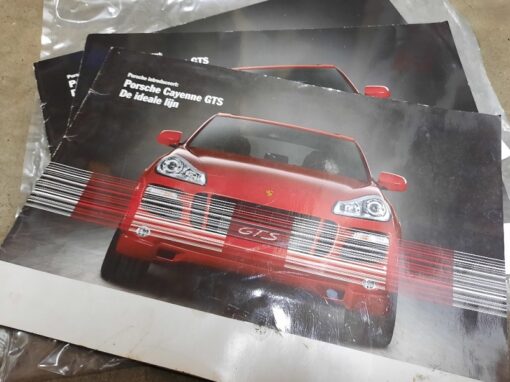 Porsche Cayenne rood introboekje